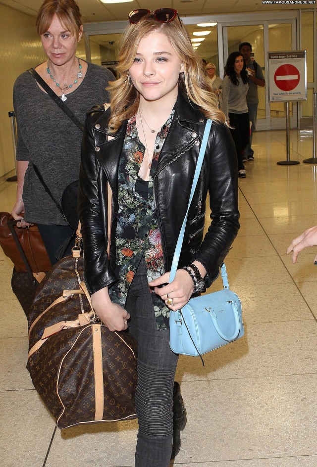 Chl  E Moretz Lax Airport Lax Airport Candids High Resolution Posing