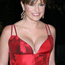 Mariska Hargitay Photoshoot Celebrity Beautiful Babe Posing Hot