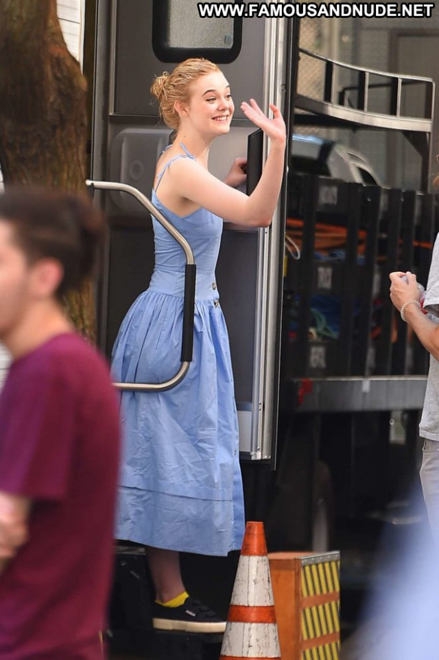 Elle Fanning No Source  Paparazzi Movie Beautiful Babe Posing Hot Nyc