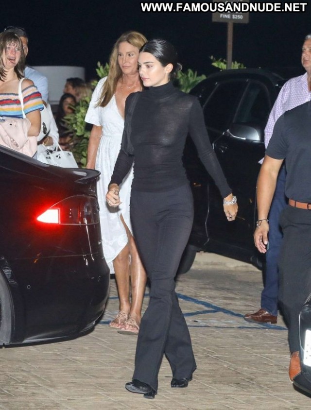 Kendall Jenner No Source Posing Hot Celebrity Paparazzi Babe Beautiful