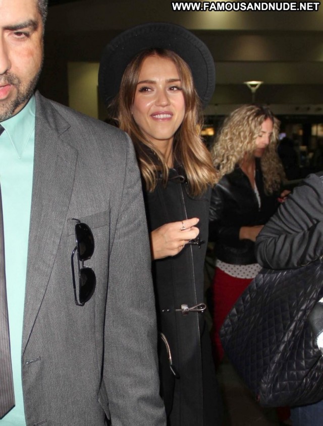 Jessica Alba Lax Airport High Resolution Lax Airport Celebrity Babe