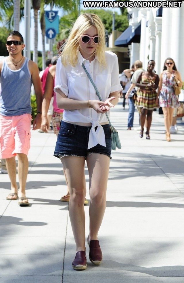 Dakota Fanning Beverly Hills High Resolution Celebrity Beautiful Babe