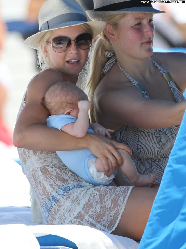 Julianne Hough The Pool  Beautiful Posing Hot Babe Poolside High